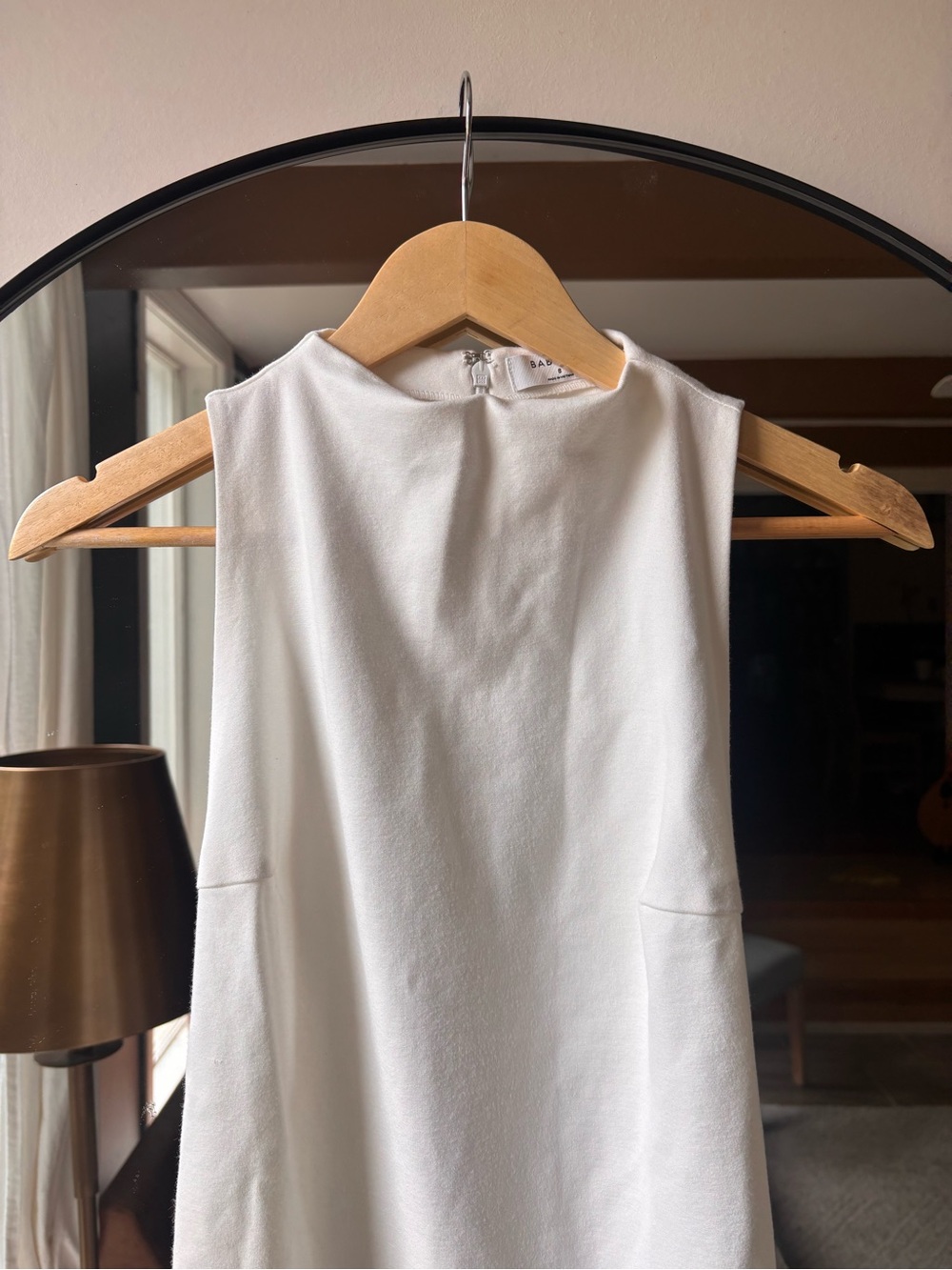 ARITZIA | body con dress | size 8 - Picture 3 of 6